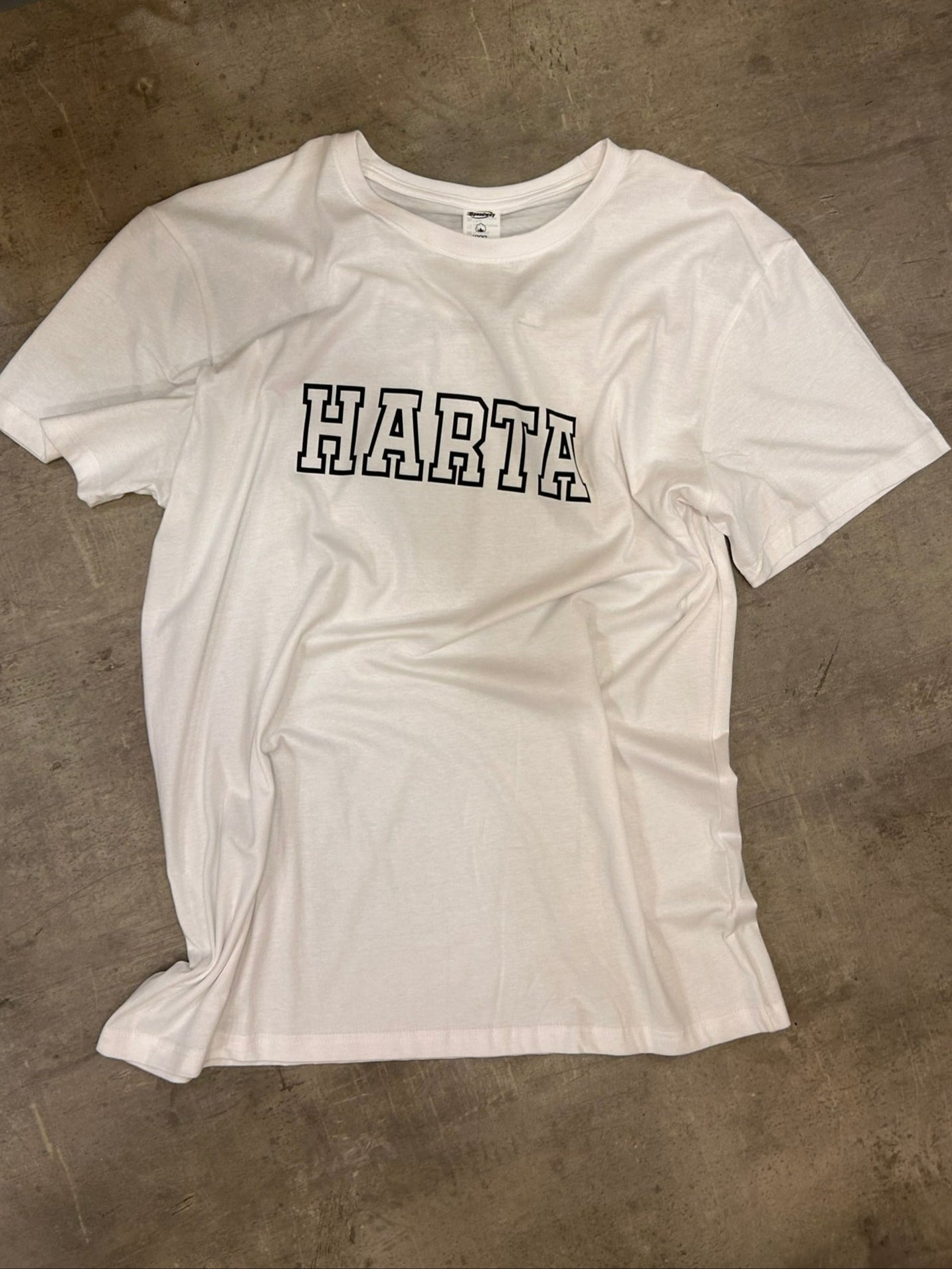 Remera HARTA blanca preventa